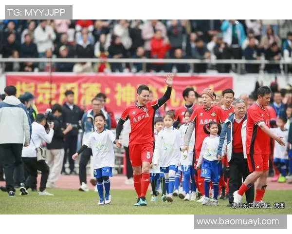 成都足球队实力之争引发热议球迷观点各异的背后故事 成都足球队实力之争引发热议球迷观点各异的背后故事