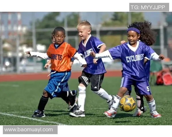 足球明星在非洲慈善捐款助力儿童教育与健康发展 足球明星在非洲慈善捐款助力儿童教育与健康发展